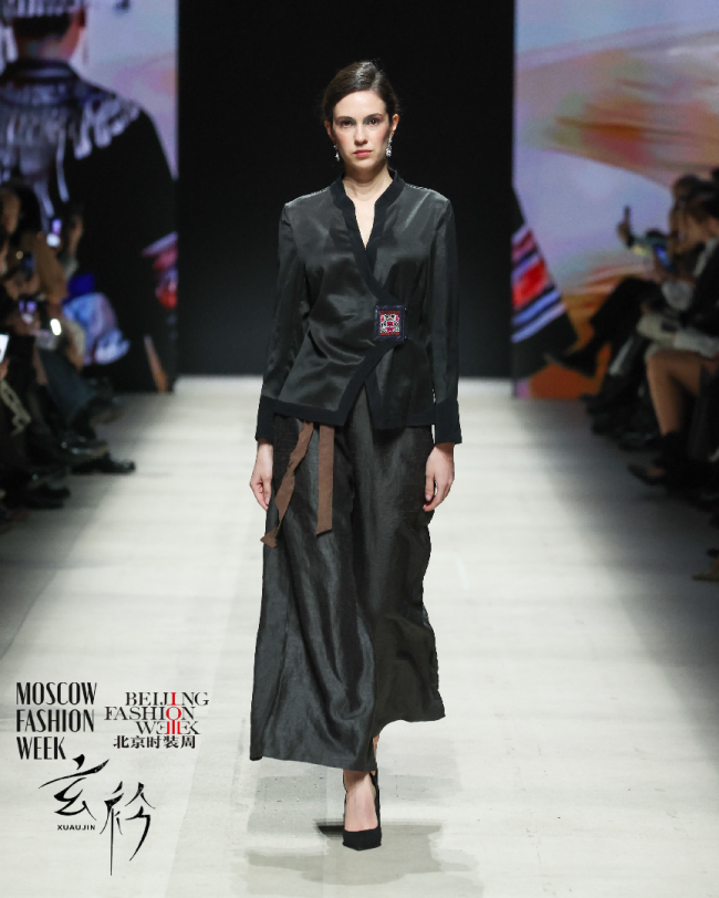 中国民族文化绽放莫斯科:玄衿“缘溯”大秀圆满成功,以服装为媒转译东方美学