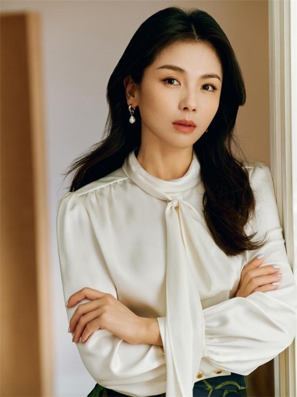 YINER音儿携手品牌代言人刘涛,演绎诗意优雅