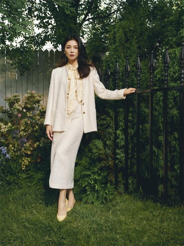 YINER音儿携手品牌代言人刘涛,演绎诗意优雅