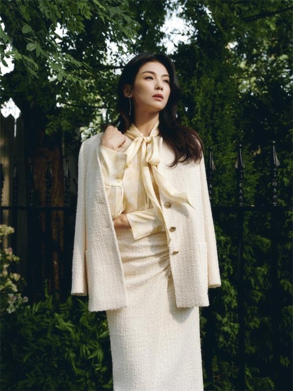 YINER音儿携手品牌代言人刘涛,演绎诗意优雅