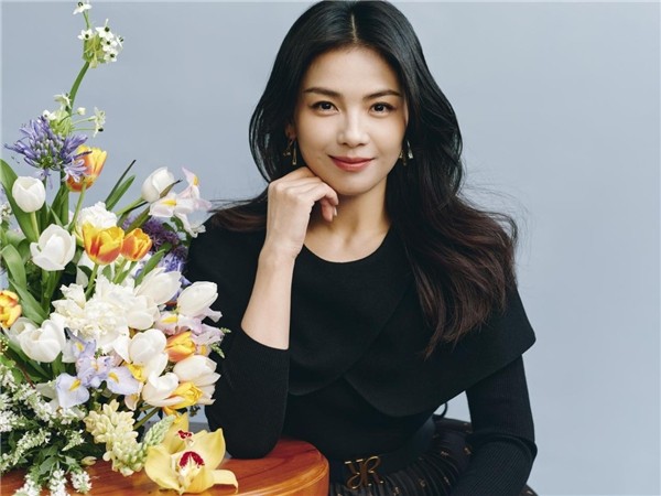 YINER音儿携手品牌代言人刘涛,演绎诗意优雅