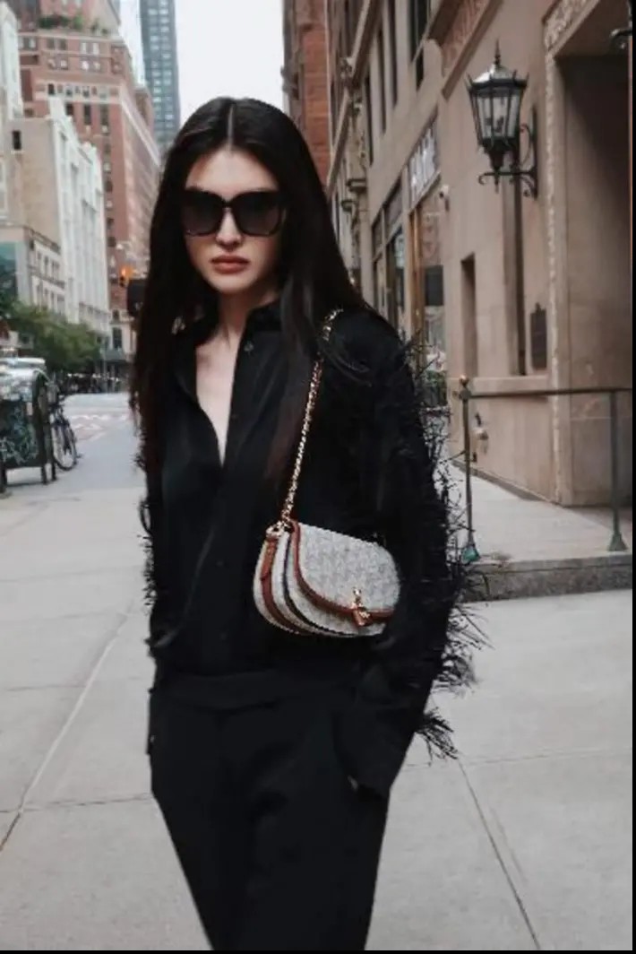 星光荟聚MICHAEL KORS Mila手袋