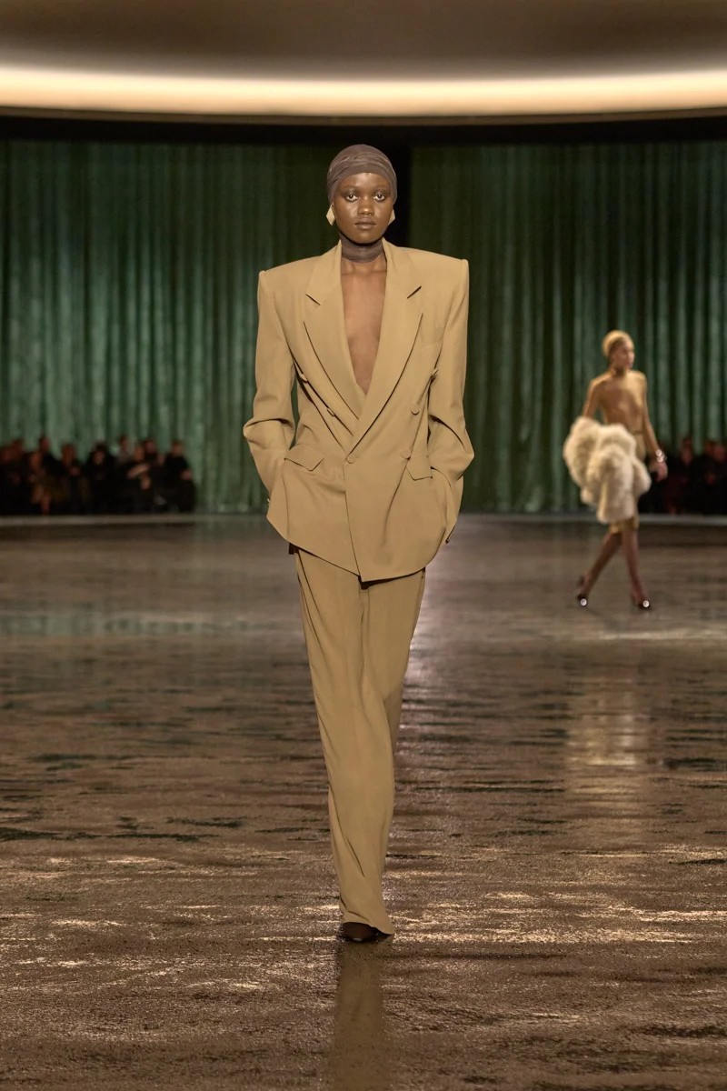 SAINT LAURENT 圣罗兰  2024冬季女装系列  ANTHONY VACCARELLO