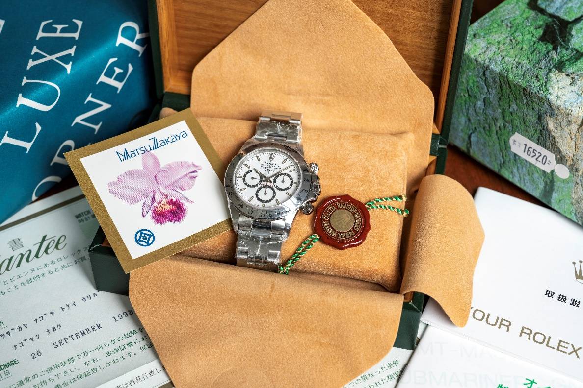 A watch in a box Description automatically generated
