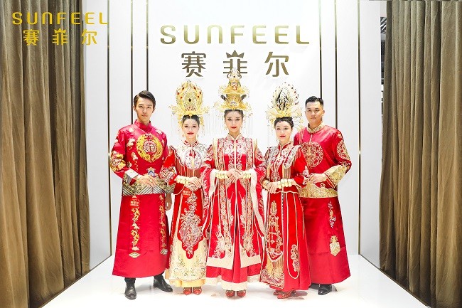 4.“大美中国风·无焊料黄金婚纱”模特大秀.jpg