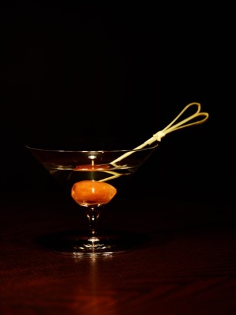 杯子里有饮料 描述已自动生成