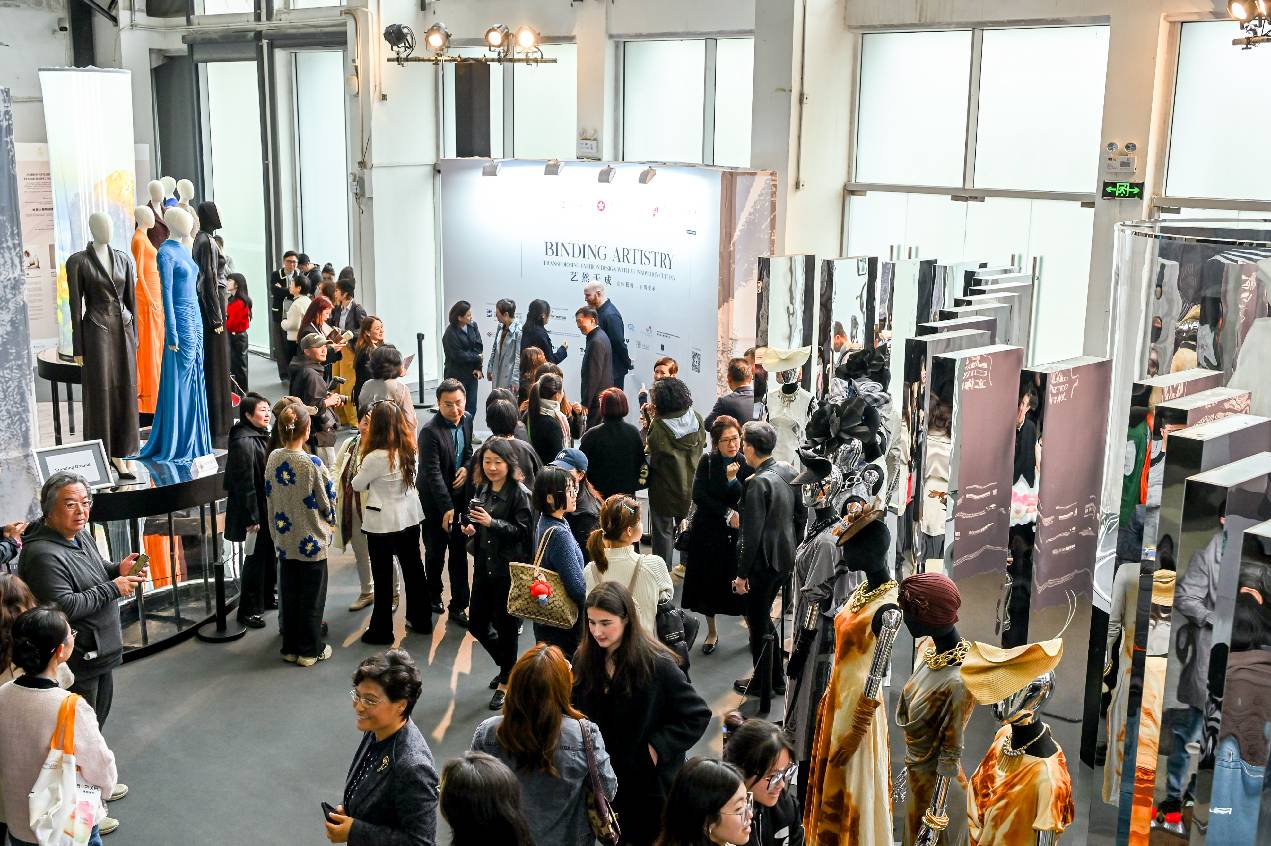 BLR_0620-opq3541271062.jpg BLR_0620-opq3541271062.jpg