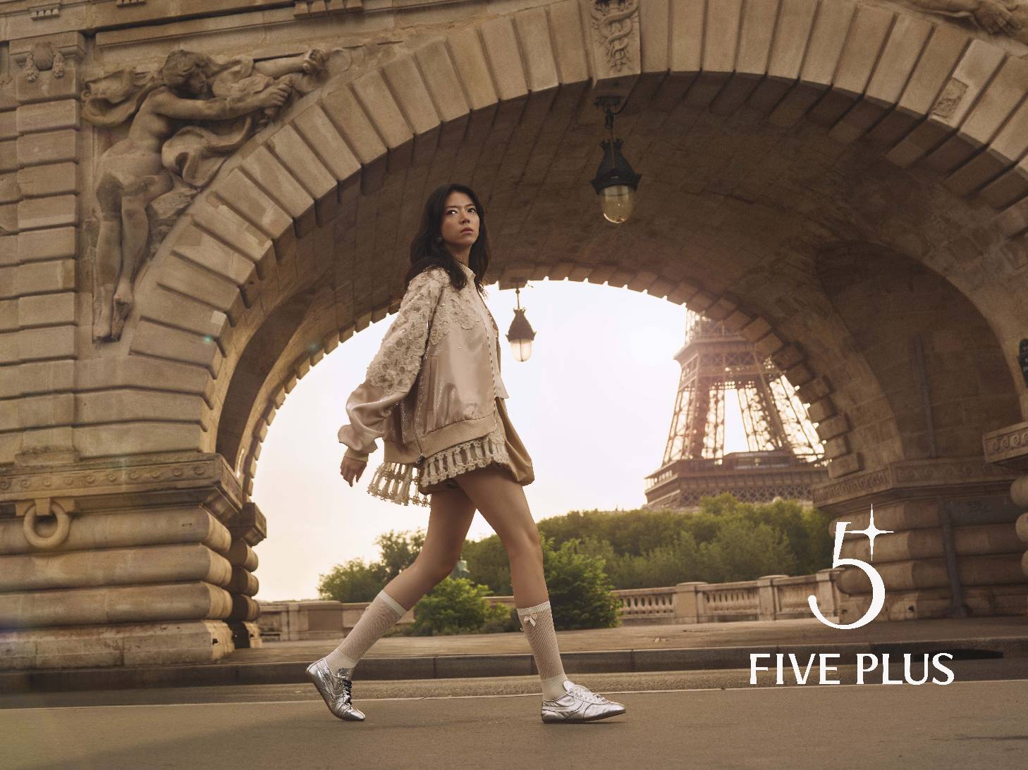 时尚COSMO-FIVE PLUS品牌全新升级 Explore Love 探索/爱/ 5+