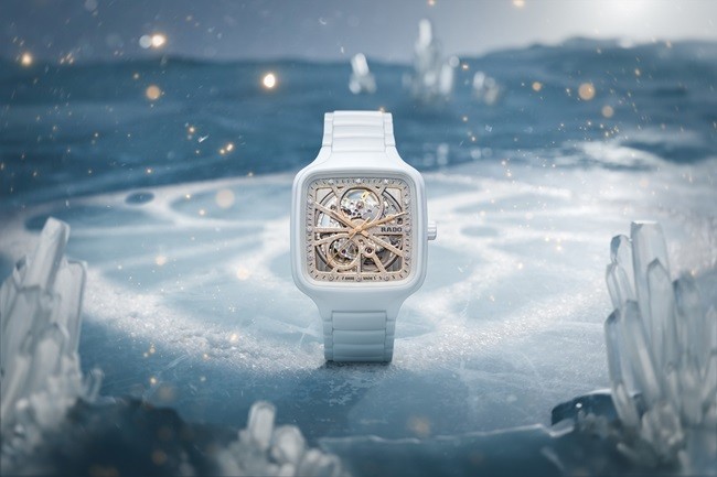 03 全新True Square真我系列开芯机械腕表“极光白”.jpg