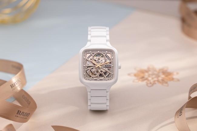 01 全新True Square真我系列开芯机械腕表“极光白”.jpg