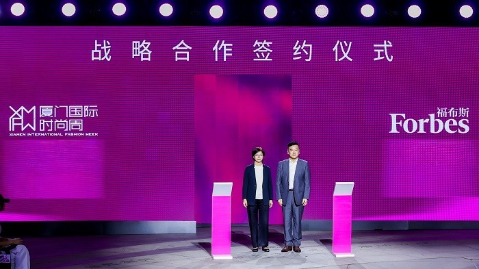 1761201689358693.jpg 图9:签约.jpg