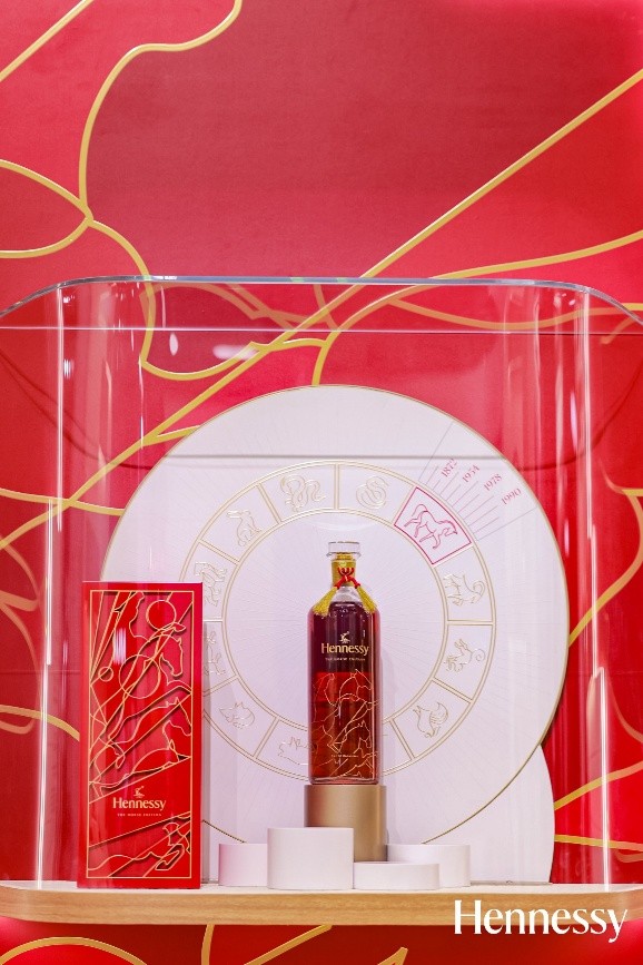 图片包含 图示

AI 生成的内容可能不正确。