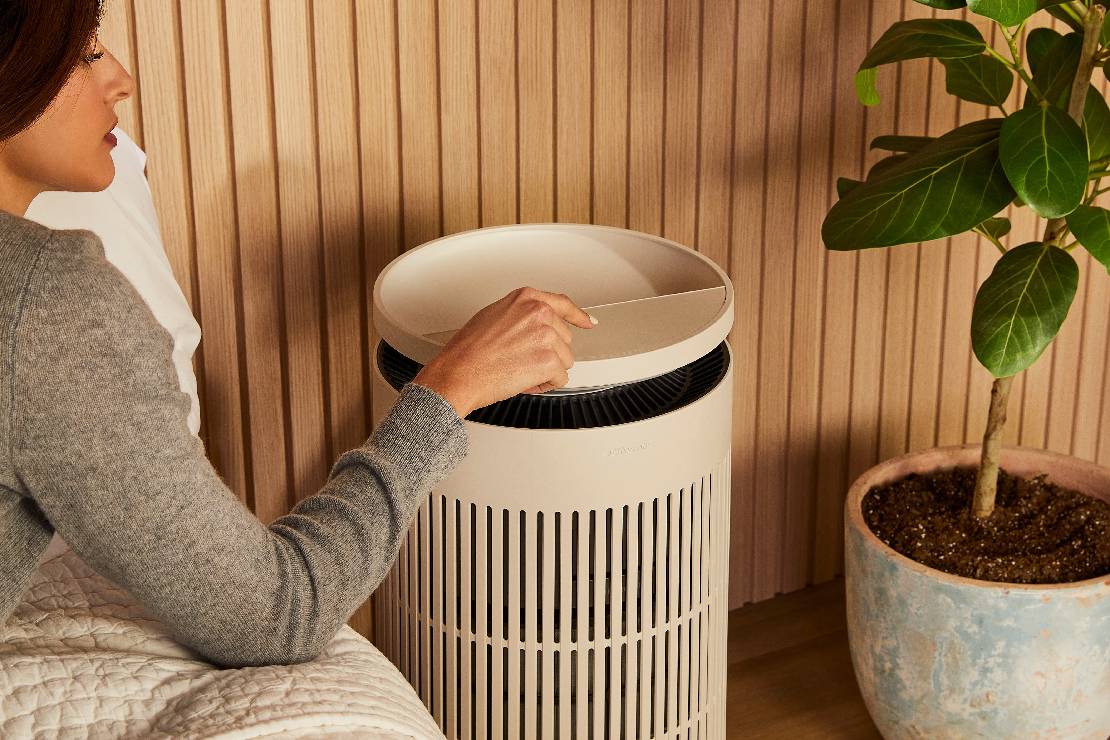 Blueair 2-in-1 Pro加湿净化一体机集空气净化和美学设计为一体，致力于呵护肌肤健康，提升睡眠质量.jpg