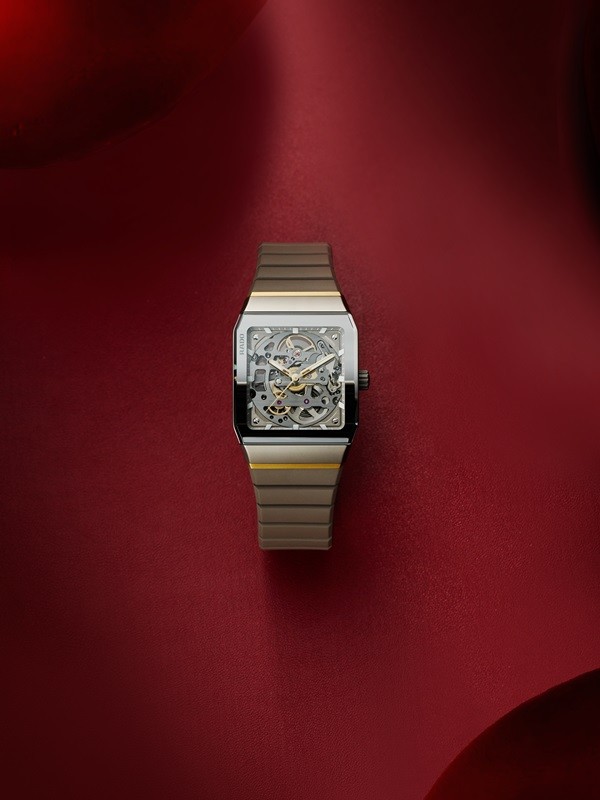 1770802323551842.jpg 06 True Square真我系列“极光白”开芯机械腕表.jpg