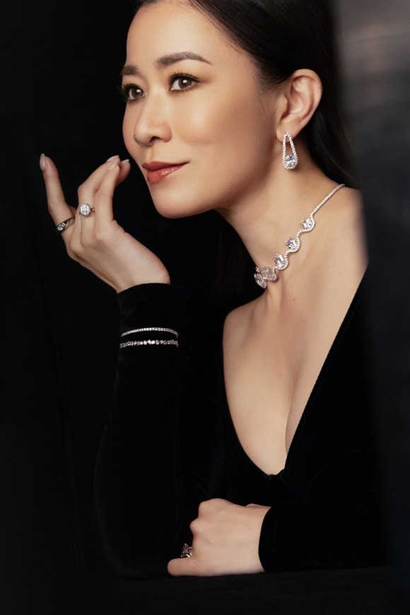 1772418229295268.jpg 7.施华洛世奇品牌代言人佘诗曼bts-kv3 (1).jpg