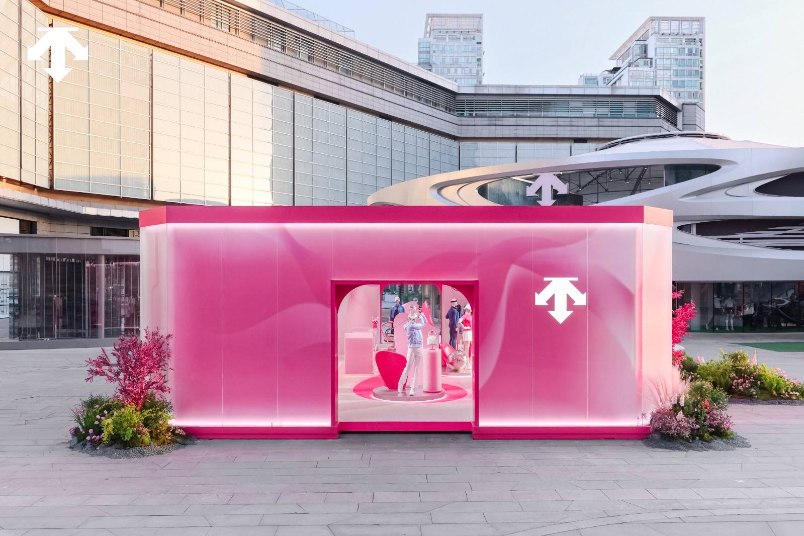 20260415311808373008.jpg 图1:迪桑特“此刻蓄能绽放”春日花海限时主题空间.jpg