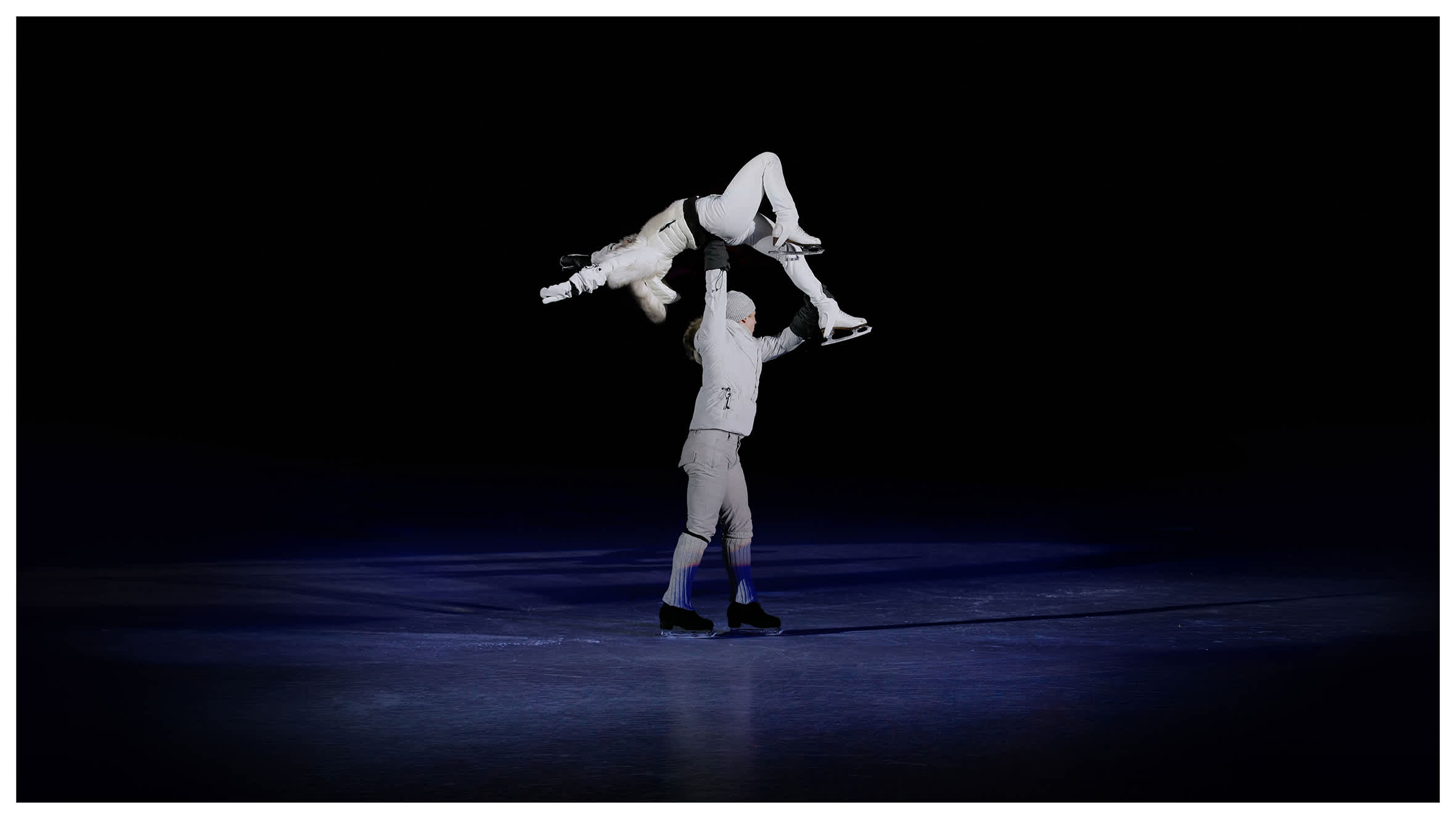 20260903141348971408.jpg MC_FW_2026_NY IN MONCLER_BS_RGB_300DPI_16X9_5_CENTRALSKATE_CLEAN_PRESS.jpg