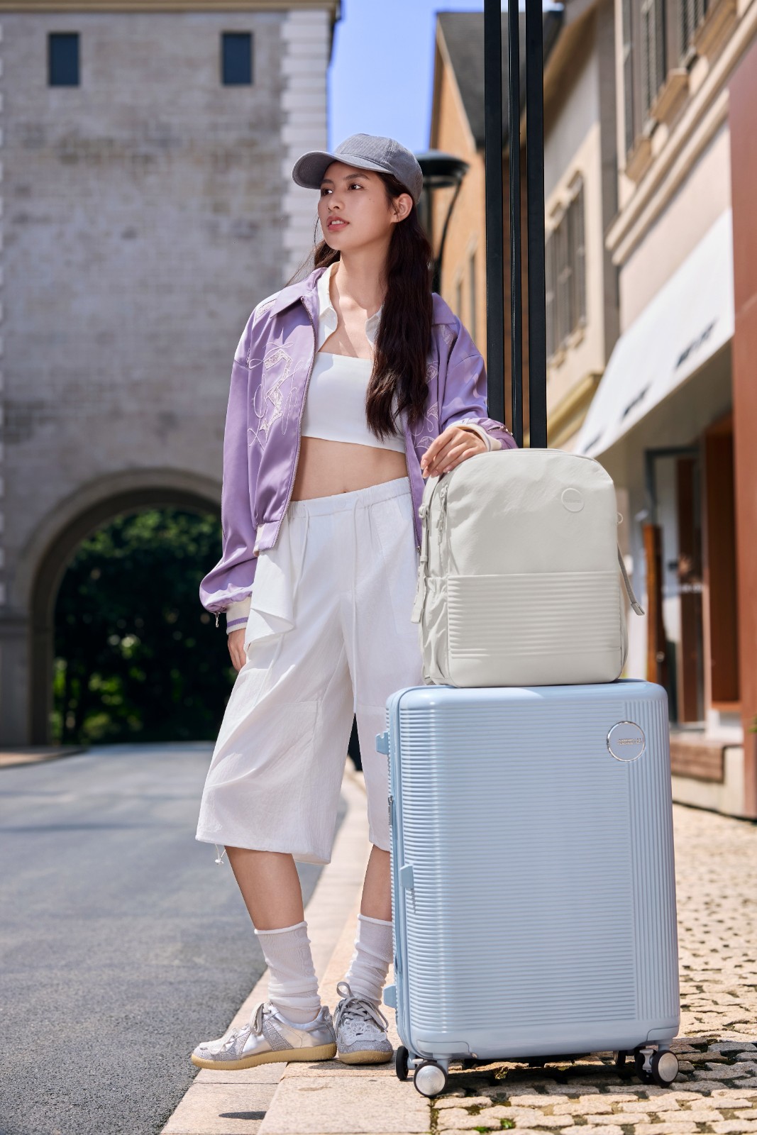 2026101014132822588.jpg 06 美旅小懒人系列箱包联动.jpg
