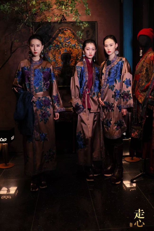 走心2026早春高定大秀「莨启」在杭州来福士优雅启幕