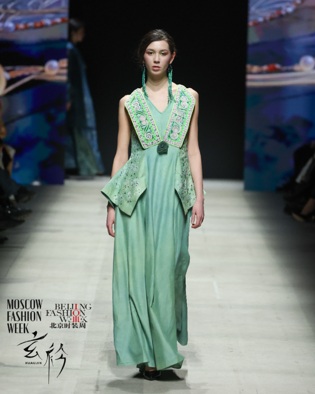 中国民族文化绽放莫斯科:玄衿“缘溯”大秀圆满成功,以服装为媒转译东方美学